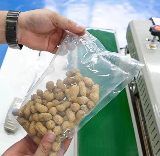 喷墨式水平打印日期编码连续食品袋热封带封口机