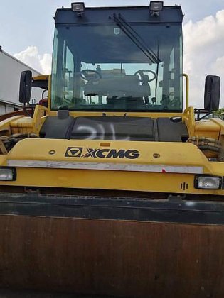 XCMG brand roller compactor XD133C