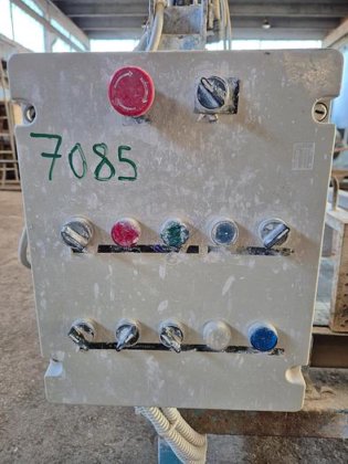 带编码器的自动线切割机,用于切割长度调节