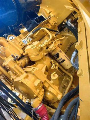 Shovel handling machinery 966H American