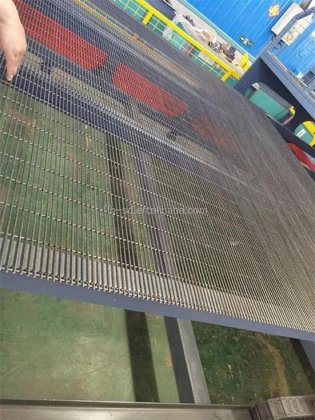 空気圧自動溶接金網溶接機