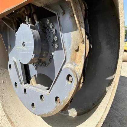 2020 Hamm HD128