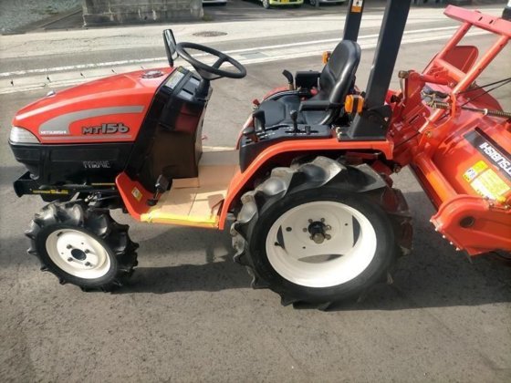 中古トラクター15馬力三菱MT156