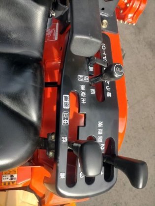 中古トラクター15馬力三菱MT156