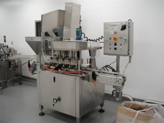 Unicap 8 spindle Capper 6441
