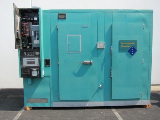ConViron Environmental Chamber 7704 in