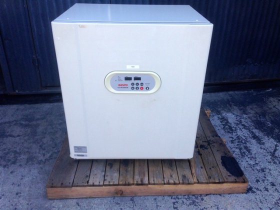 Sanyo CO2 Incubator. Model MCO-20AIC