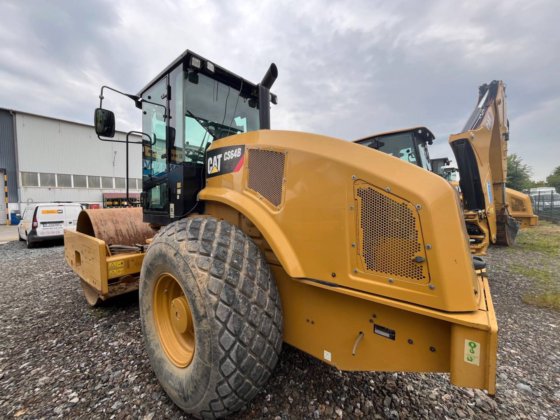 2019 CAT CS64B