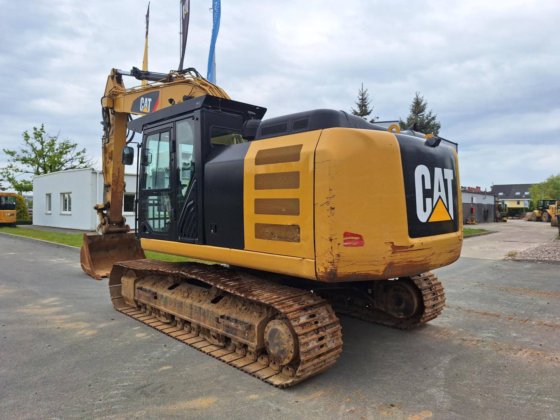 2017 CAT 323FL