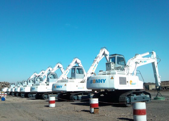 邦尼 WZY48-8 48 吨履带式液压物料装卸机