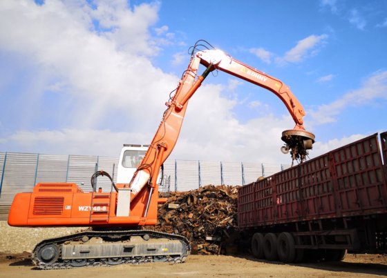 邦尼 WZY48-8 48 吨履带式液压物料装卸机