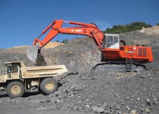 ボニー CE950-8 95 トン油圧採鉱掘削機