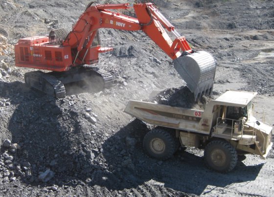 ボニー CE950-8 95 トン油圧採鉱掘削機