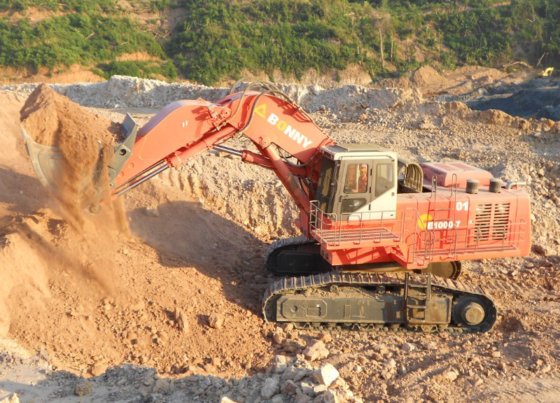 ボニー CE950-8 95 トン油圧採鉱掘削機