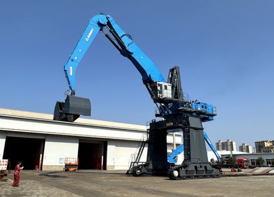 邦尼 BHC190 190 吨大型龙门式履带材料装卸机（定制）