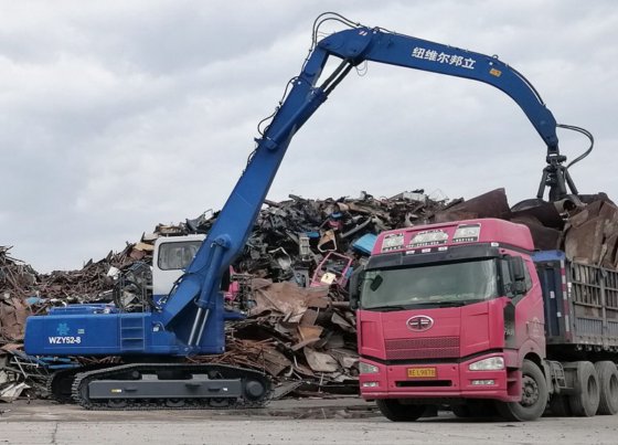 ボニーWZY55-8 55トンクローラ油圧式マテリアルハンドラ