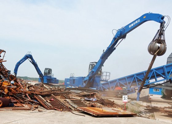 ボニーWZY55-8 55トンクローラ油圧式マテリアルハンドラ