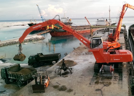 ボニーWZY55-8 55トンクローラ油圧式マテリアルハンドラ