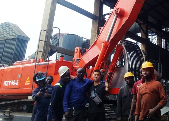 邦尼 WZY40-8 40 吨履带式液压物料装卸机