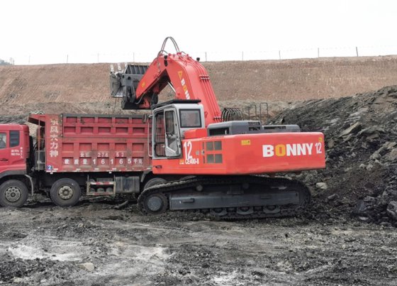 邦尼 CE400-8 40 吨液压挖掘机