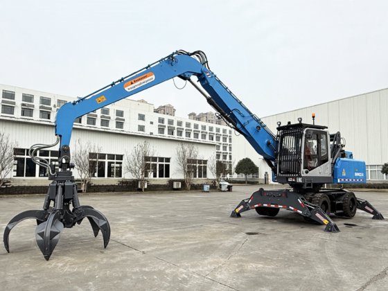 邦尼 BHW22-8 22 吨移动式液压材料装卸机