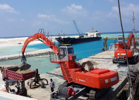 邦尼 WZYD56-9 56 吨电动履带式液压物料搬运车