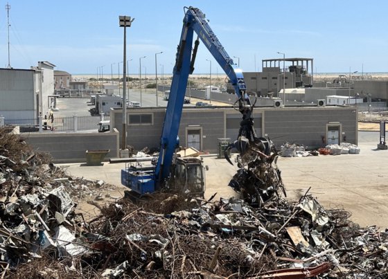 邦尼 BHW40-8 40 吨轮式液压材料装卸机