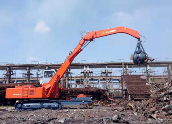 邦尼 WZYS43-9 43 吨双动力履带式液压物料装卸机