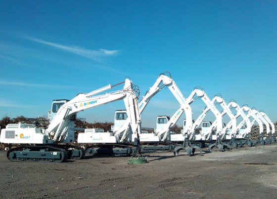 邦尼 WZY43-8 43 吨履带式液压物料装卸机