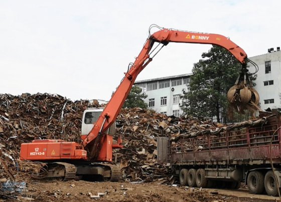 邦尼 WZY43-8 43 吨履带式液压物料装卸机