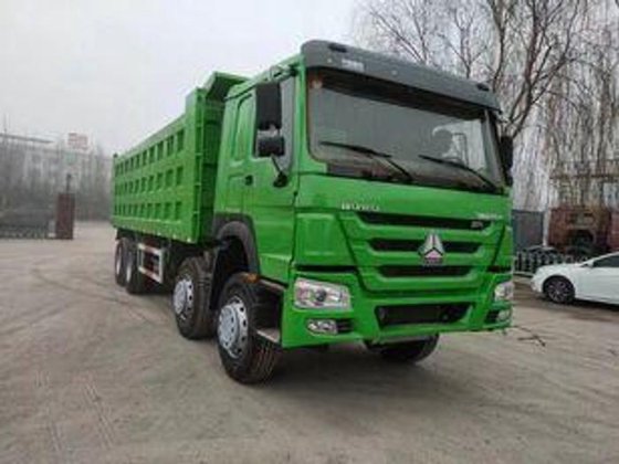 2022 中国重汽豪沃自卸车