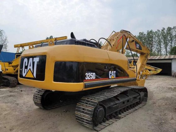 CAT 325D