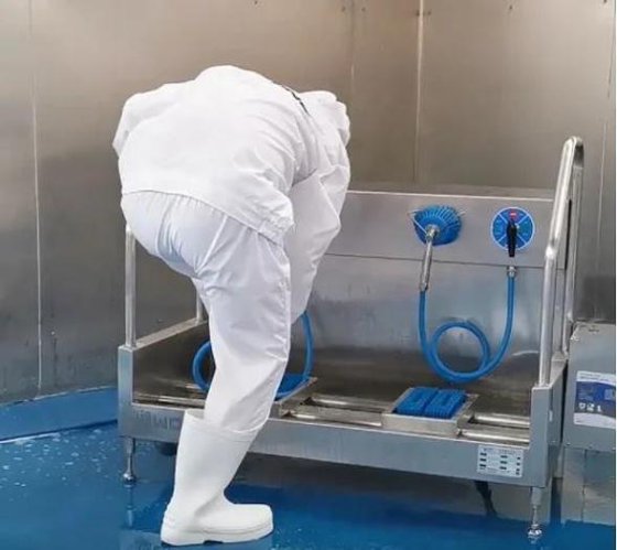 畜牧设备 手动洗靴机 养羊场设备 其他农业机械和设备