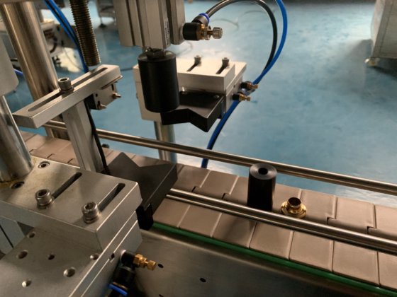 自动压盖机,,配线使用 YG-100A