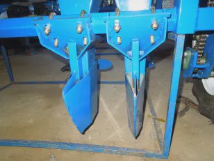 Automatic planter for onions and