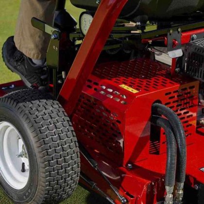 ゴルフ・グリーン・プロ・ローラー・パワー・エンジンは使いやすく、耐久性に優れています。