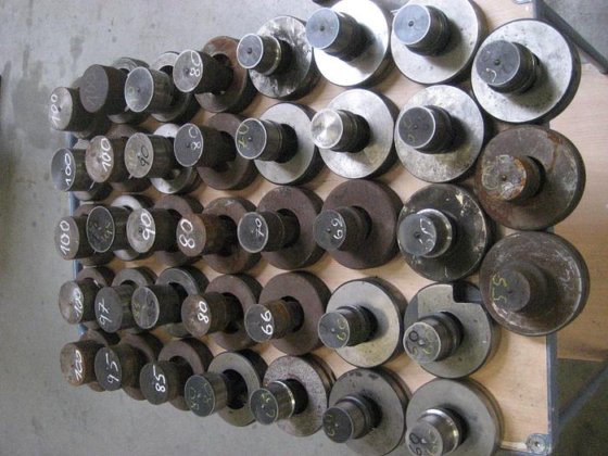 スタンプとダイ ムベア