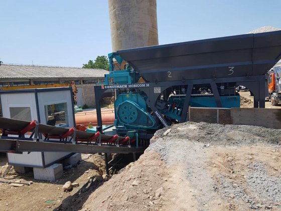 移动混凝土搅拌站