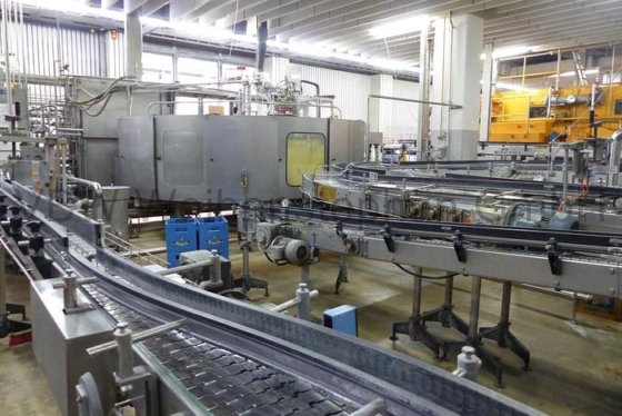 ボトル充填機とキャップ機