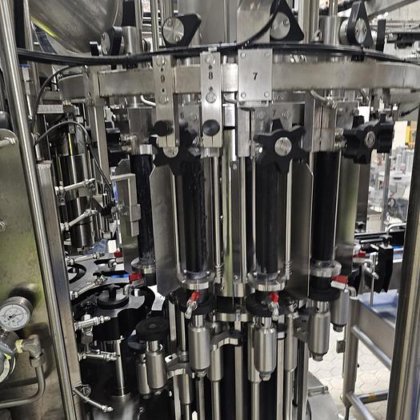 使い捨てボトル充填ライン