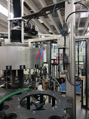 ラベリングマシン