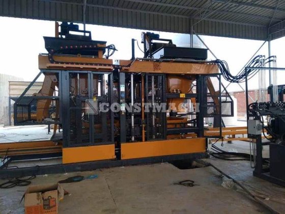 混凝土砌块成型机