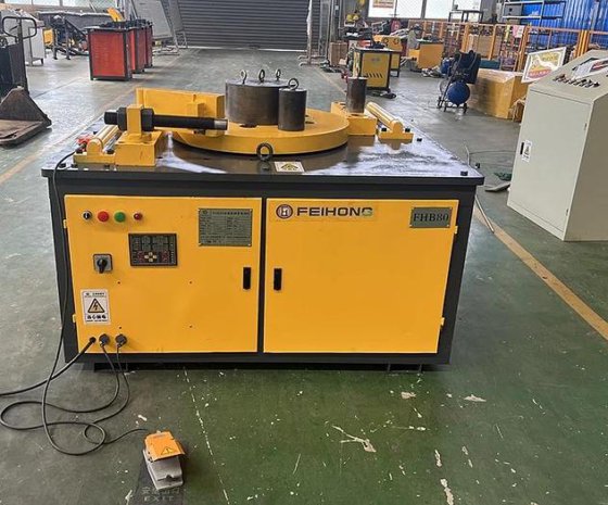 低価格の大口径の鋼鉄棒ベンダーの金属棒曲がる機械 中国で作られる曲がる機械