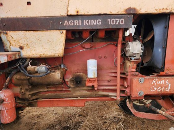 Case 1070 Tractor w/ New