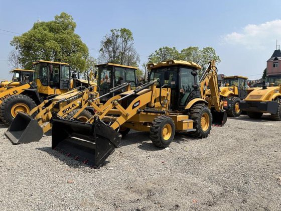 2015 CAT 420F BACKHOE LOADER