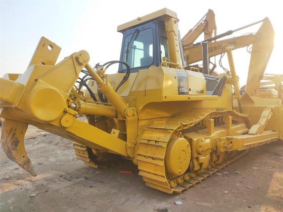 KOMATSU D155AX-5