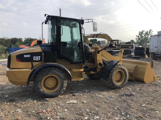 2017 CATERPILLAR 908H