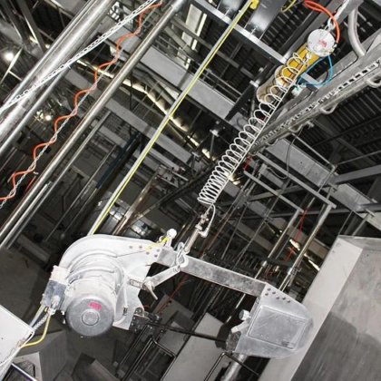 EME 用于生猪屠宰场屠宰线的高质量生猪屠宰设备胴体分割锯