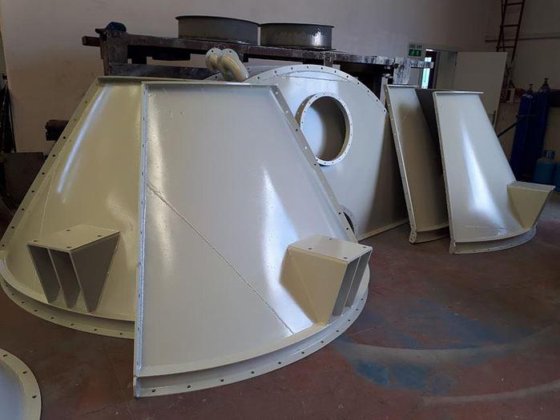 セメント貯蔵サイロ