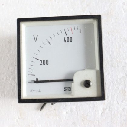 VOLT METER Bedienfeld